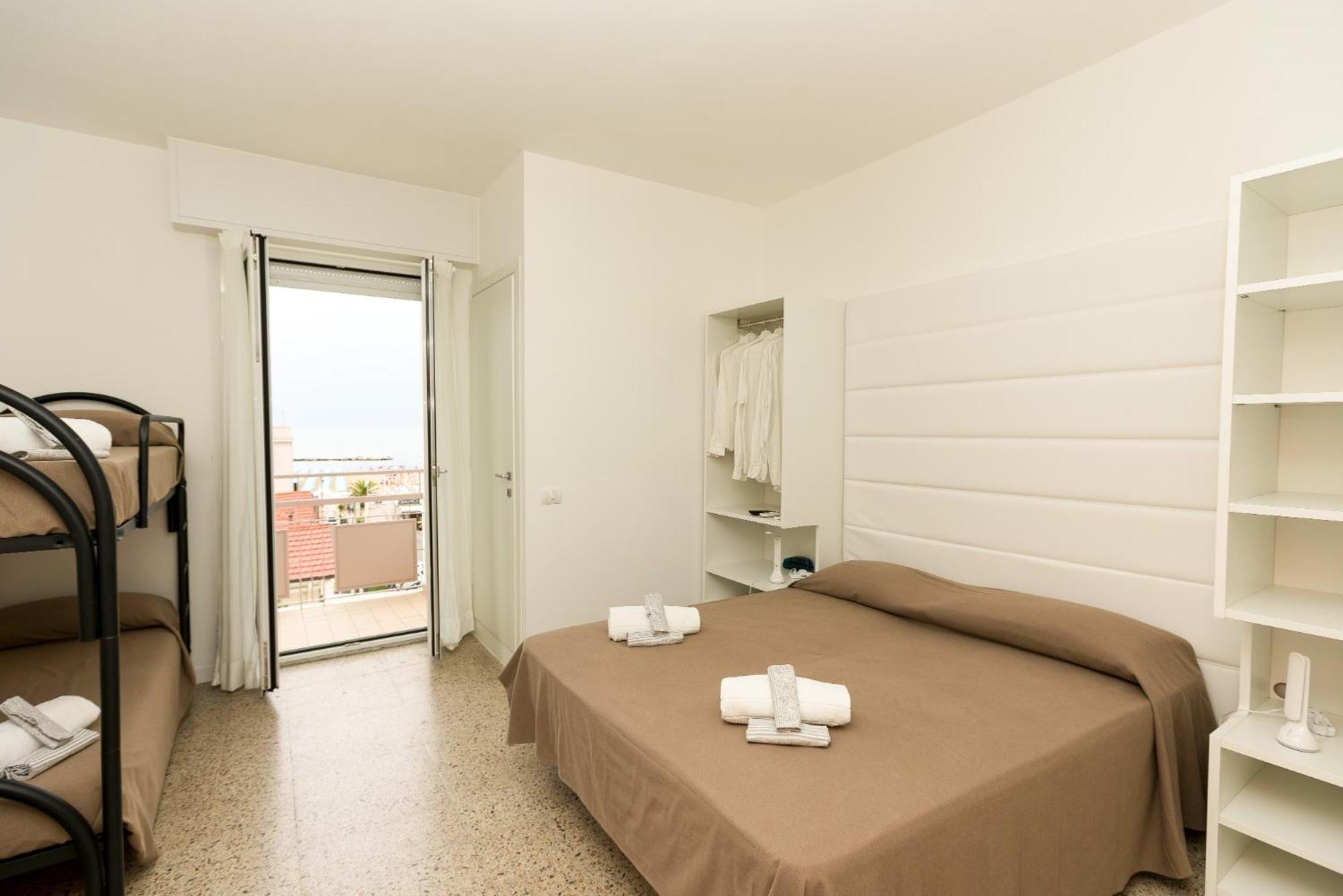 Hotel Ninfea كاتوليكا المظهر الخارجي الصورة