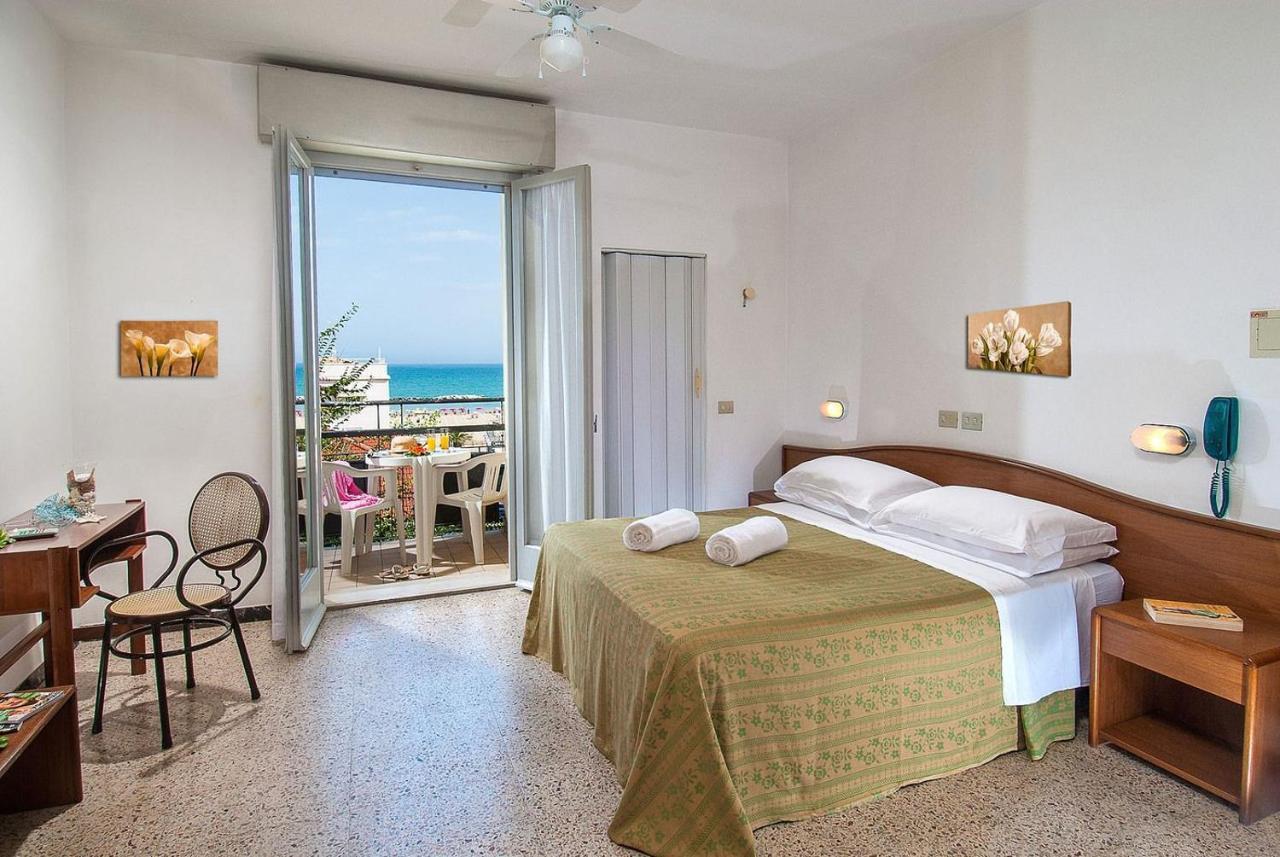 Hotel Ninfea كاتوليكا المظهر الخارجي الصورة